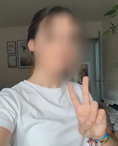 Anna, 29