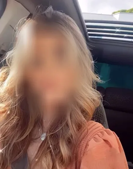 Anni, 28