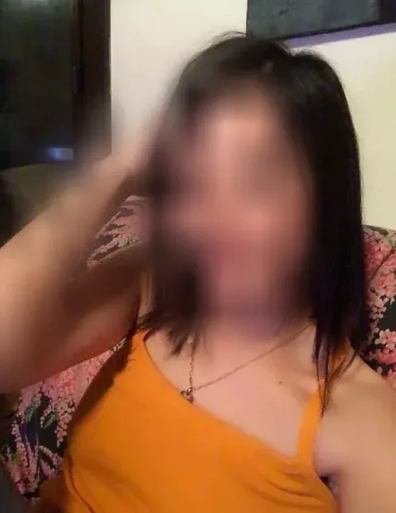 Camilla, 32