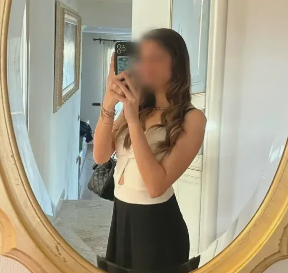 Emmi, 19