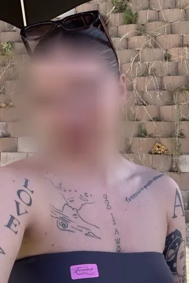 Essi, 29