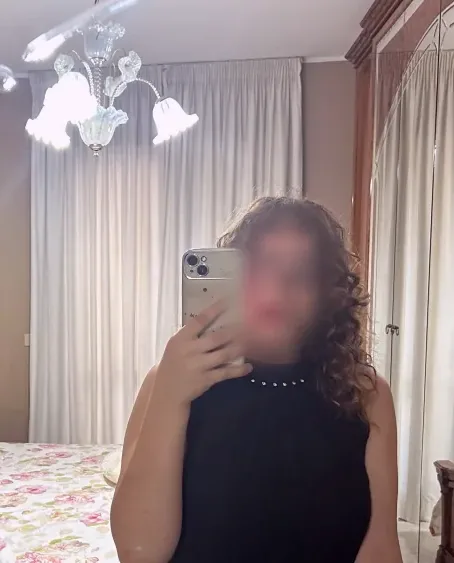 Essi, 21