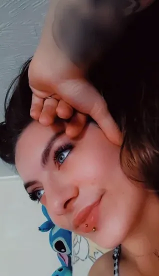 Heidi, 24