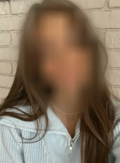 Jenni, 29