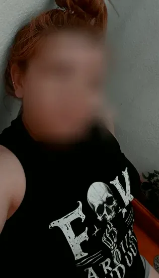 Nella, 35