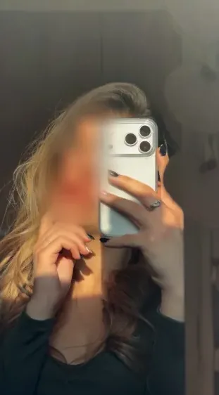 Sara, 20