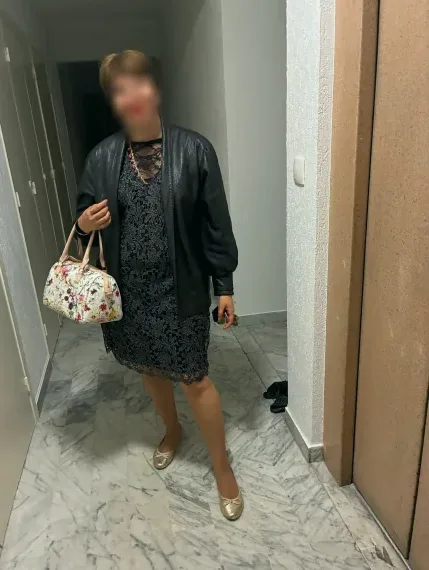 Sofia, 37